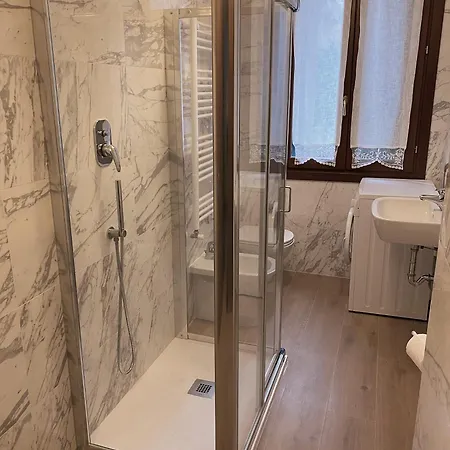 Bella Addai * Venedik