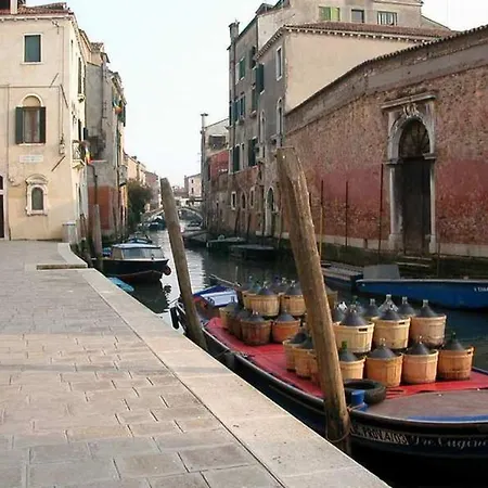 Bella Addai Venedig