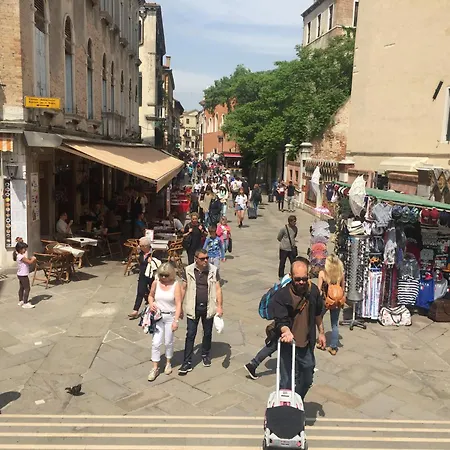 Bella Addai Venedig